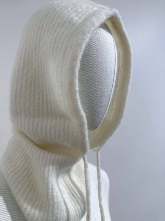 Balaklava mit Baby-Alpaka mit Kordeln: Off White