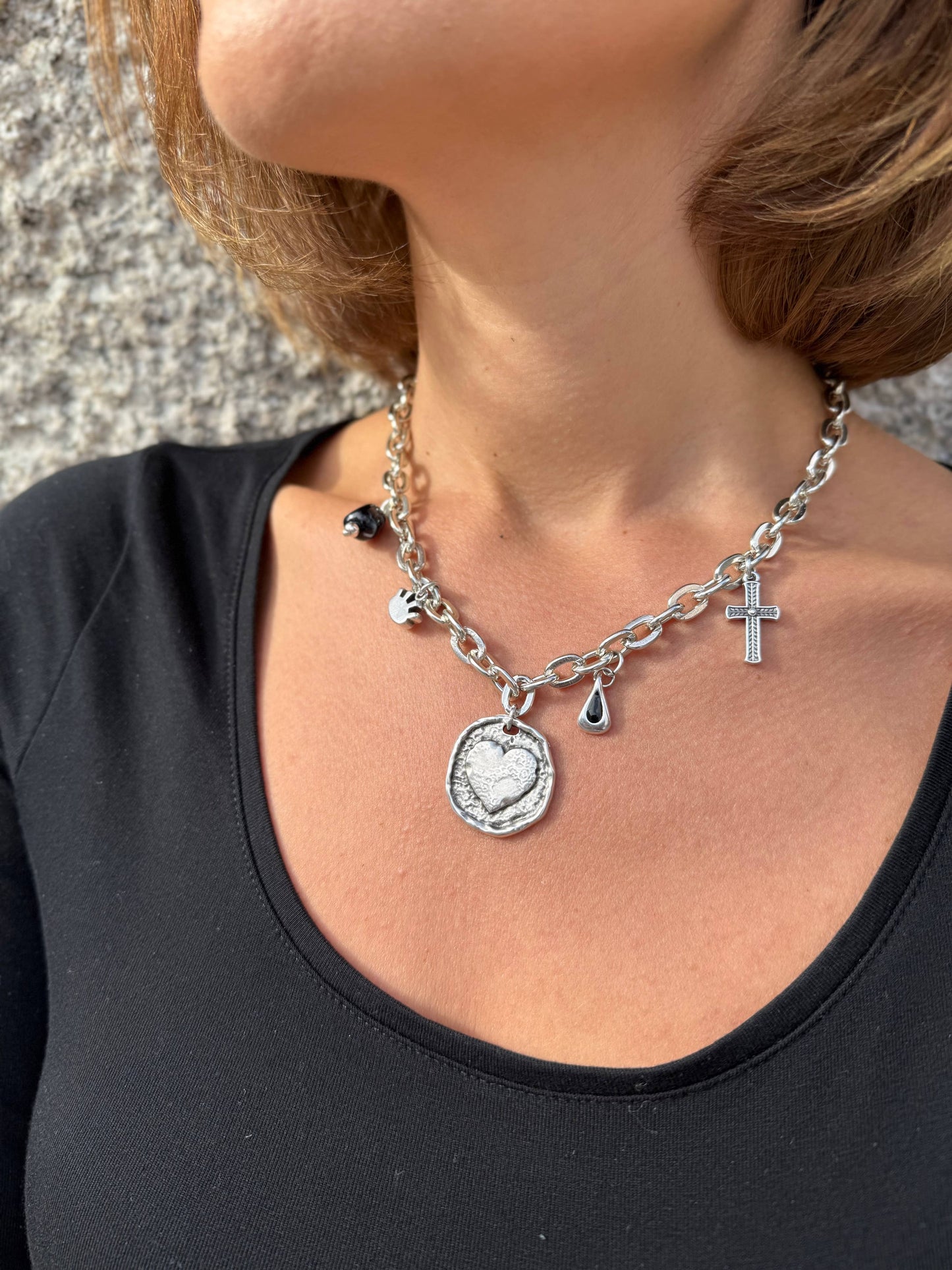 Chunky Herz Charm Halskette – Handgefertigter Statement-Schmuck