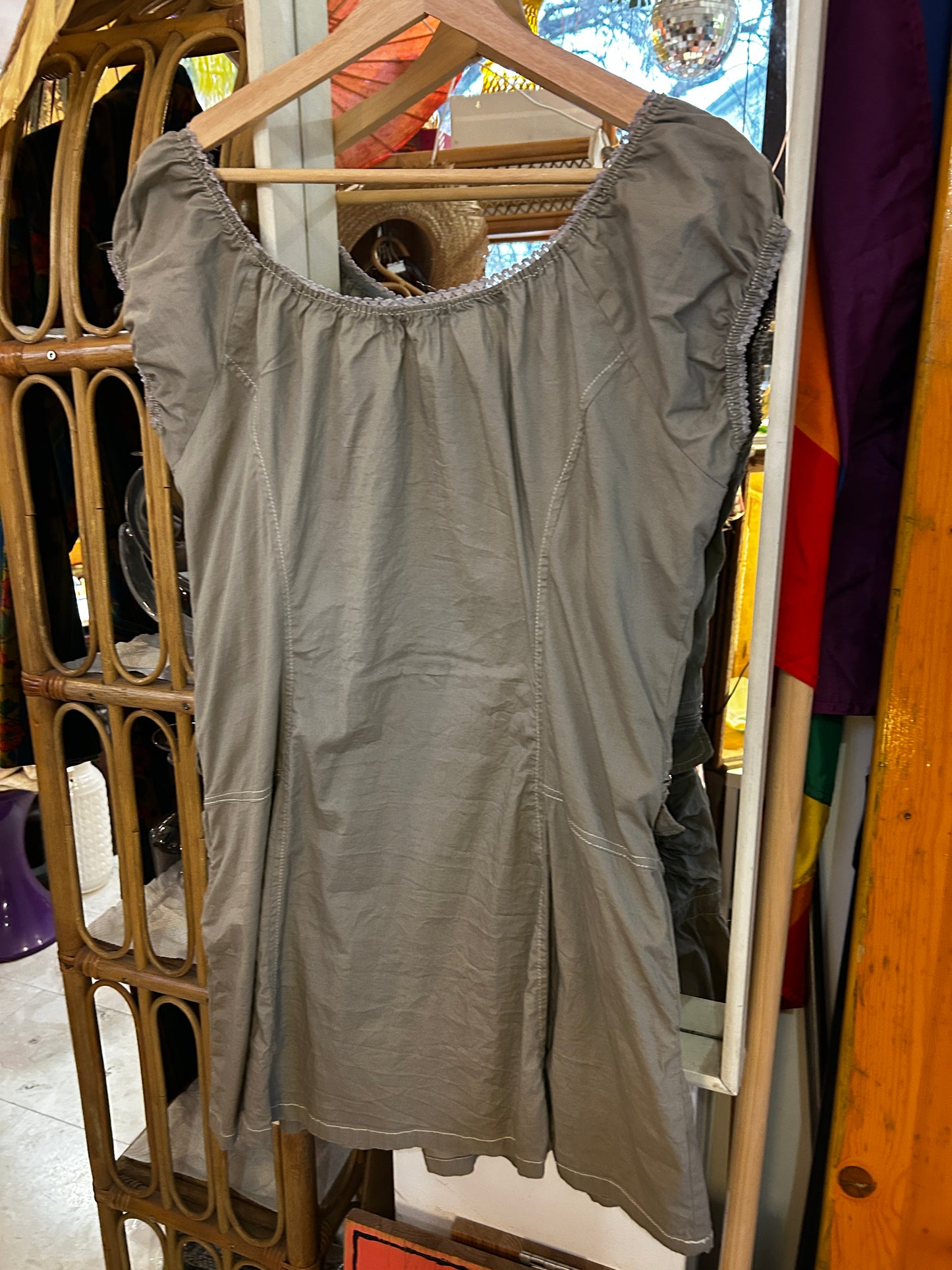 Graues Baumwollkleid mit Raffungen & Zip-Details - Second hand