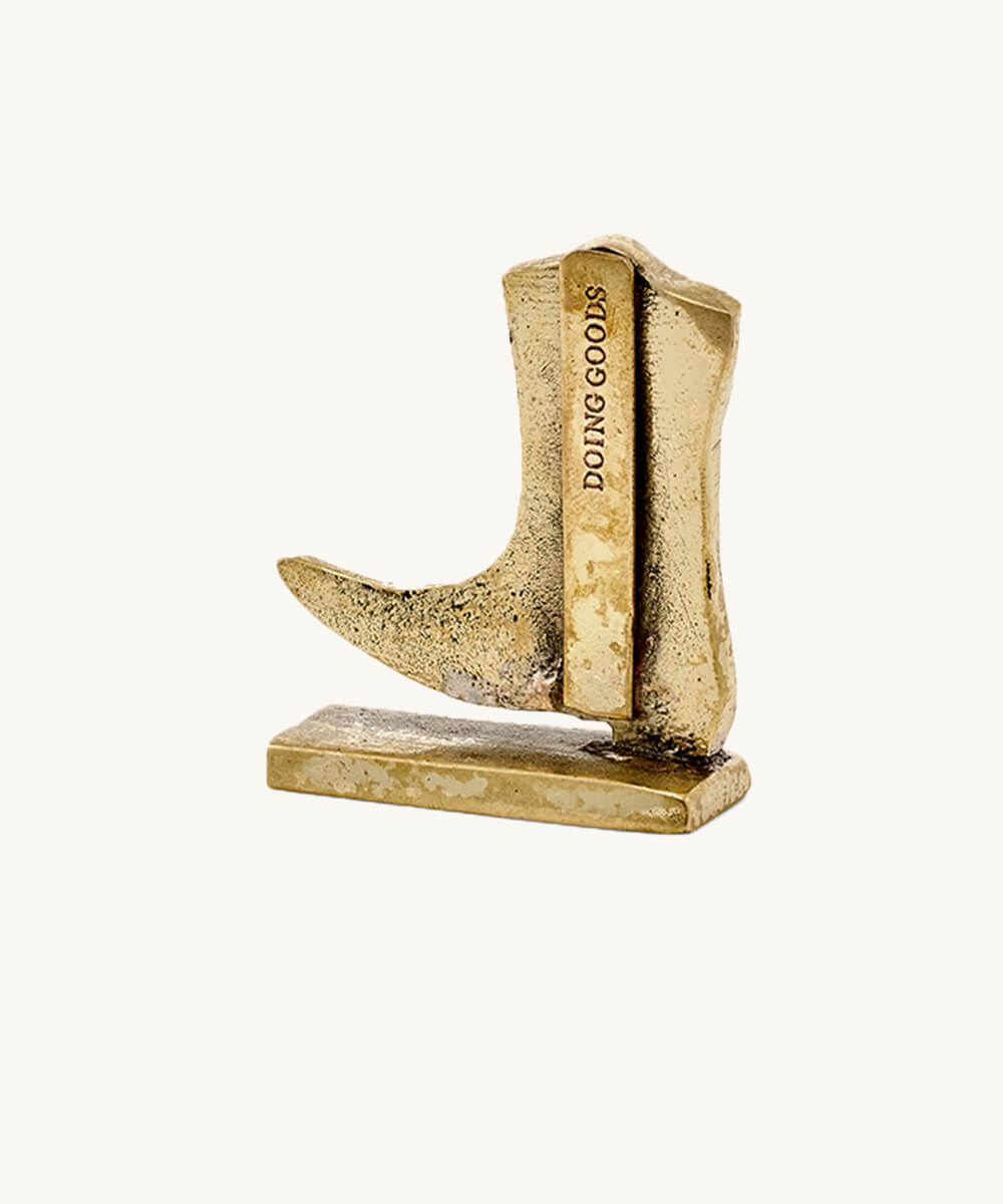 Doing Goods – Postkartenhalter mit Cowboystiefel