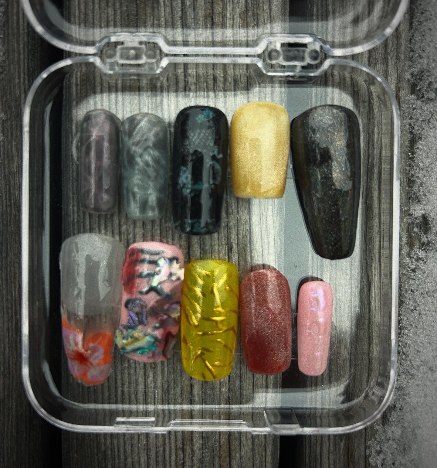 Set Press on Nails made by @managerienails