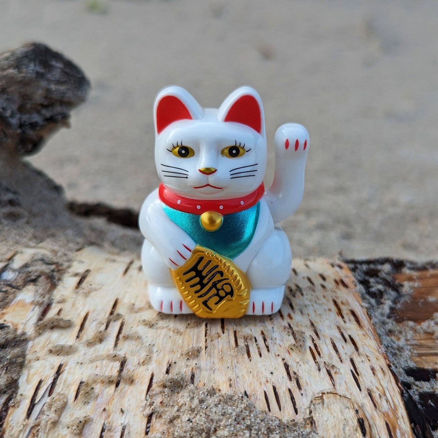 Glückskatze Mini Maneki-neko weiß Winkekatze Solar 5cm