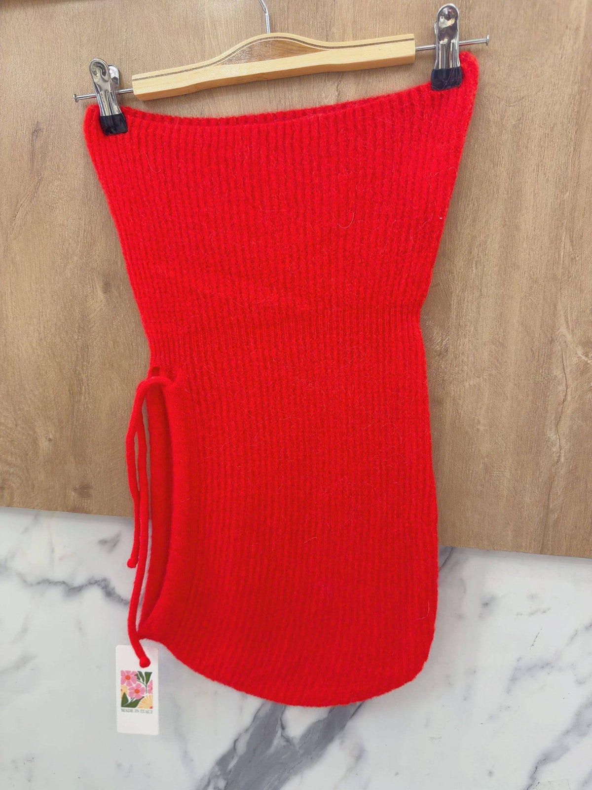 Gestrickte Cagoule-Kapuze aus Baby-Alpaka mit Kordeln: Rouge