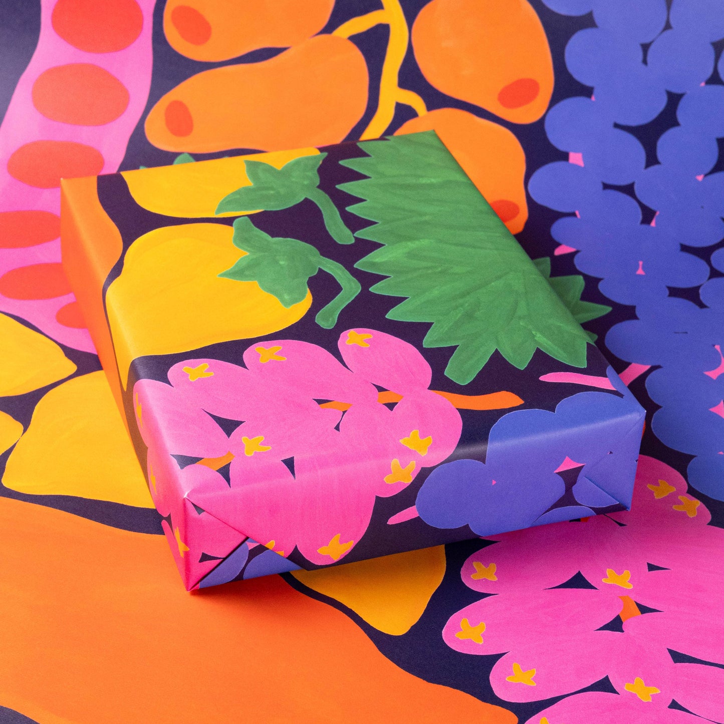 Geschenkpapier „Früchte des Amazonas“ von Liv Lee