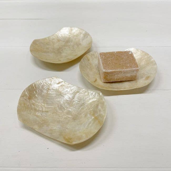 ByBazz Kleines Capiz-Muschel-Schälchen in Gold, verschiedene Formen: Schaaltje Vierkant