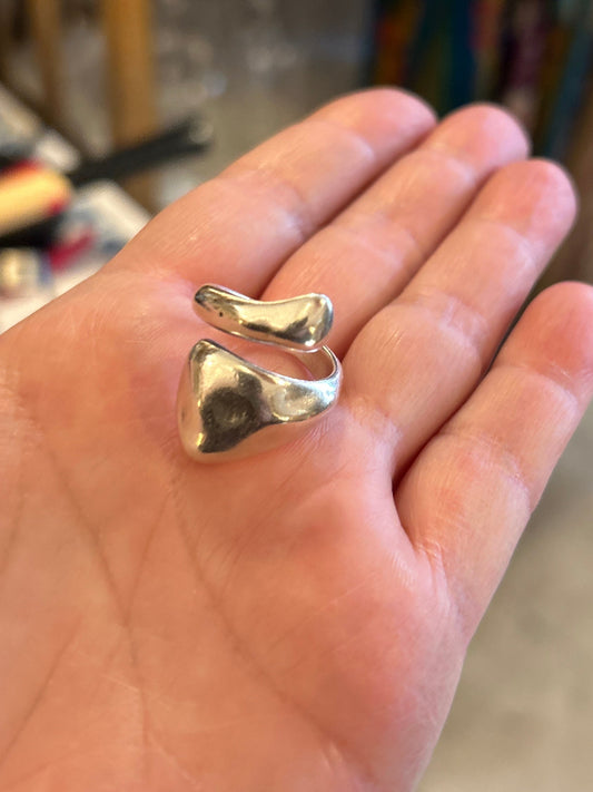 Silberfarbener Ring von Christina Christi aus Zinnkaufdichglücklicher, newin, christinachristi, greece, silberring, silver, jewellery, saisonal, ostern, muttertag,