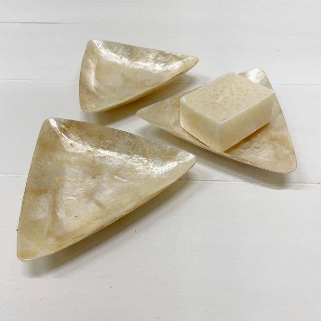 ByBazz Kleines Capiz-Muschel-Schälchen in Gold, verschiedene Formen: Schaaltje Vierkant