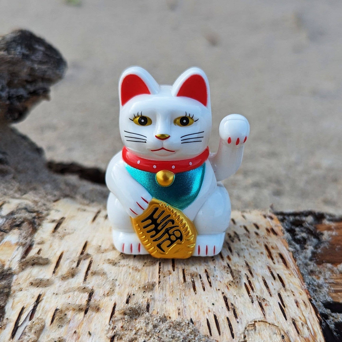 Glückskatze Mini Maneki-neko weiß Winkekatze Solar 5cm