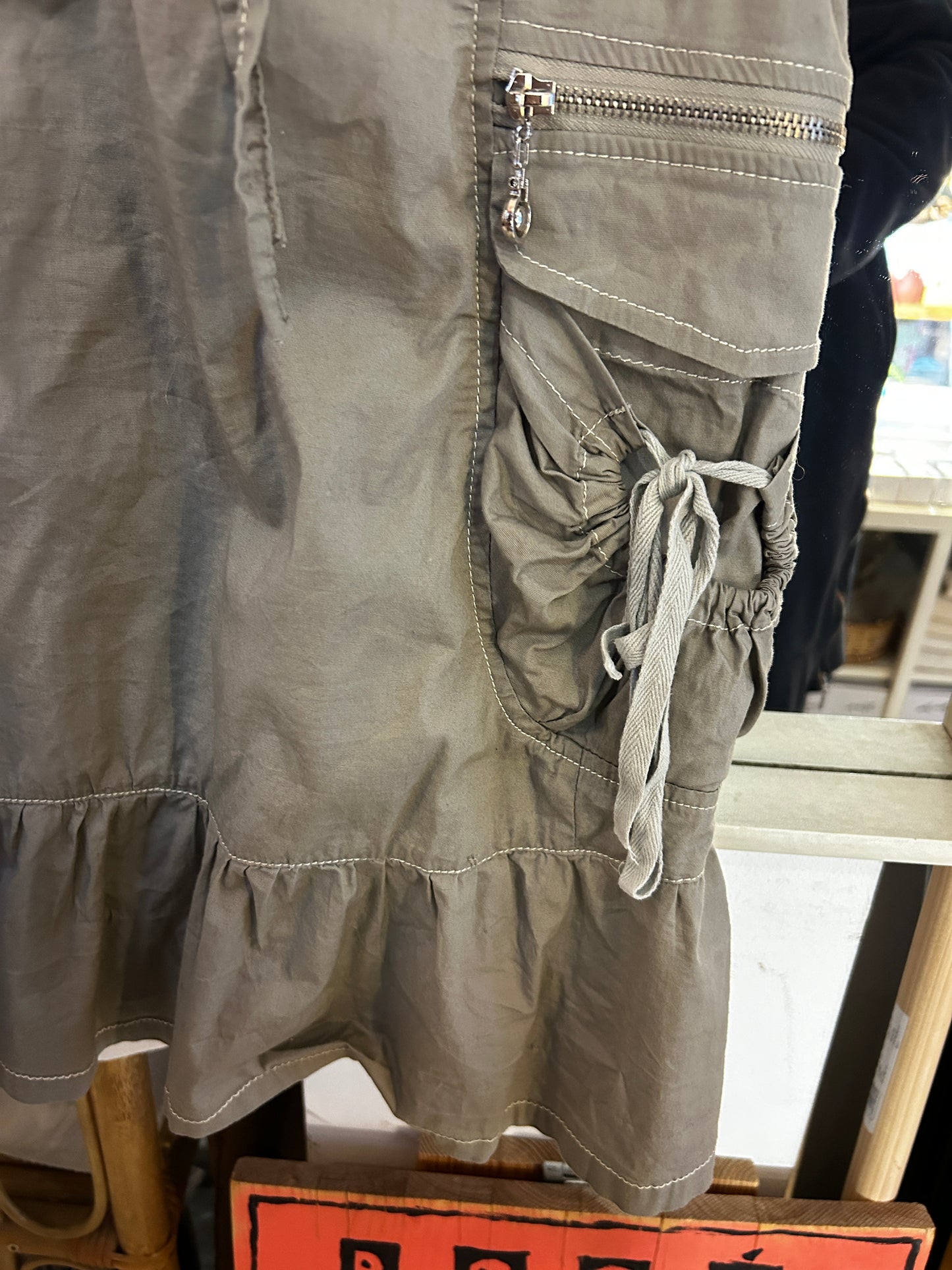 Graues Baumwollkleid mit Raffungen & Zip-Details - Second hand