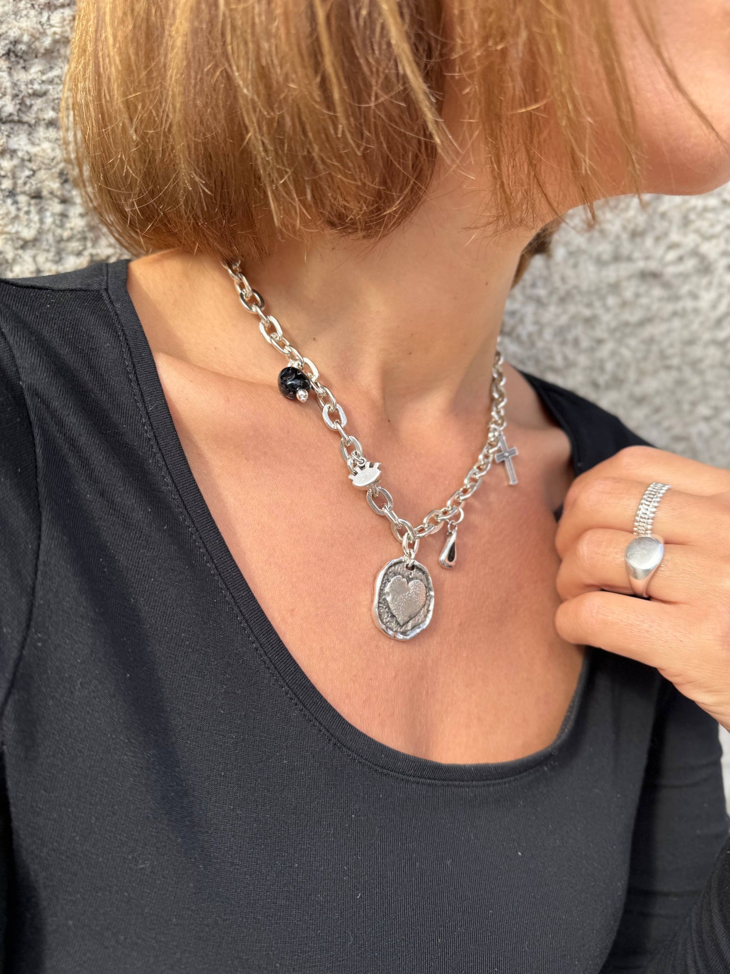 Chunky Herz Charm Halskette – Handgefertigter Statement-Schmuck