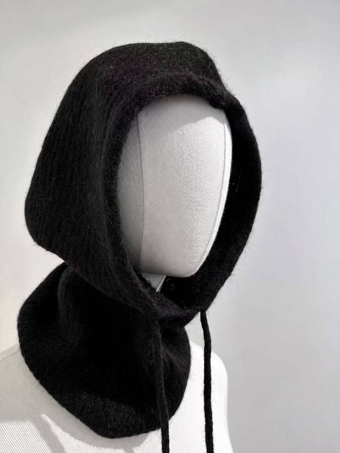 Gestrickte Cagoule-Kapuze aus Baby-Alpaka mit Kordeln: Schwarz