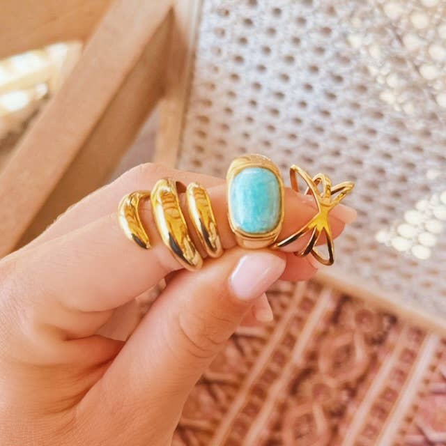 Aufsehenerregender Spiralring aus Edelstahl — vergoldet