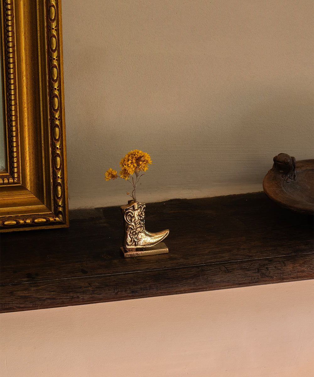 Doing Goods – Postkartenhalter mit Cowboystiefel