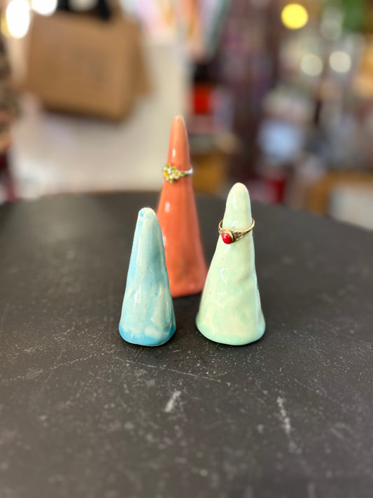 Drei Ringhalter/Schmuckhalter glasiert - Handgemachte Keramik von Johanna Reiner