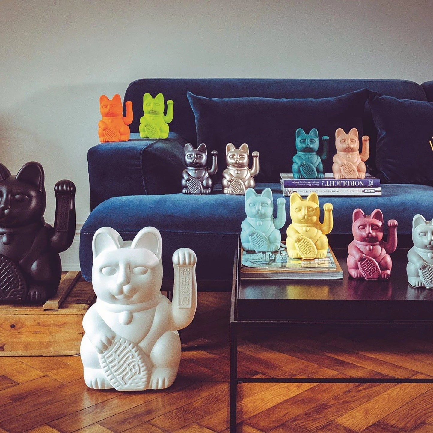 Winkekatze Hellblau – Zärtlichkeit