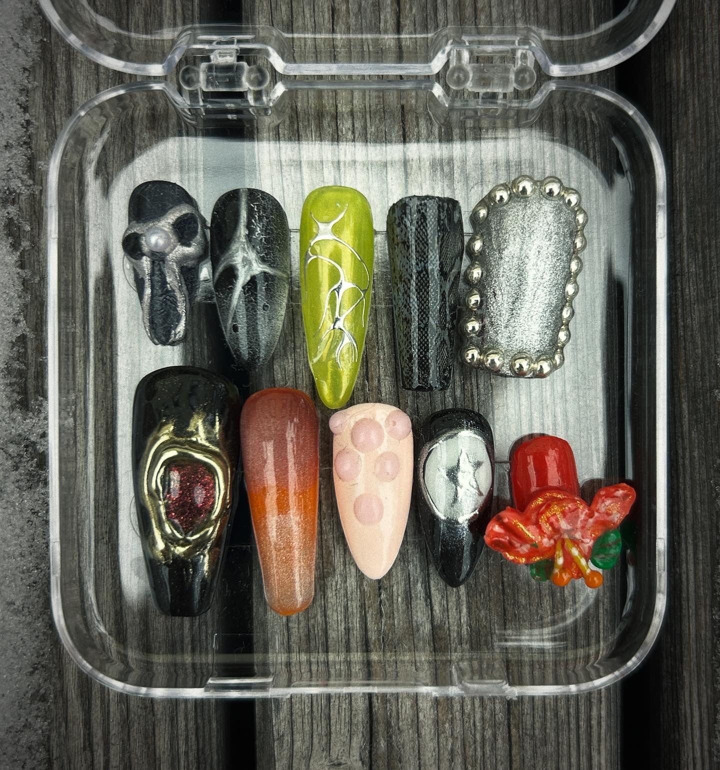 Set Press on Nails made by @managerienails