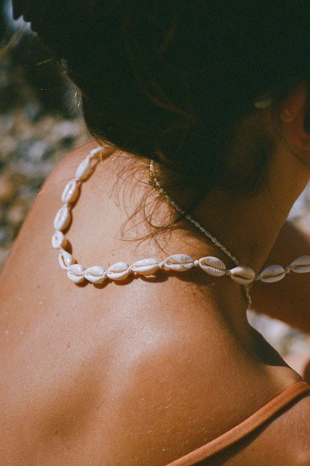 Brillenkette Cowrie Cool von Coco Bonito