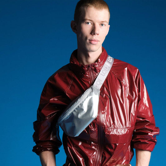 LOQI METALLIC silberne Bauchtasche