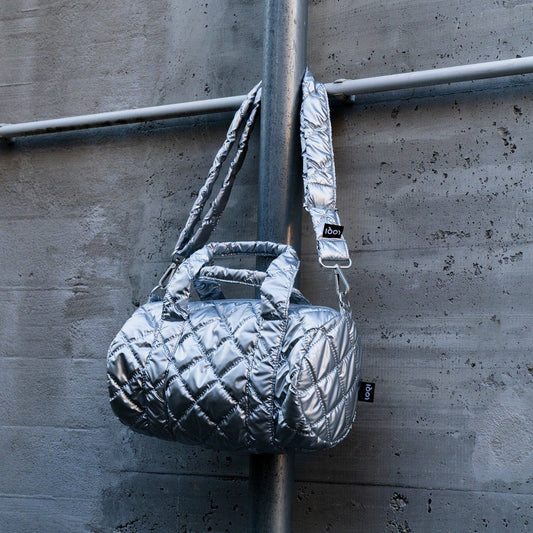 LOQI Metallic Silber Puffy Medium Weekender