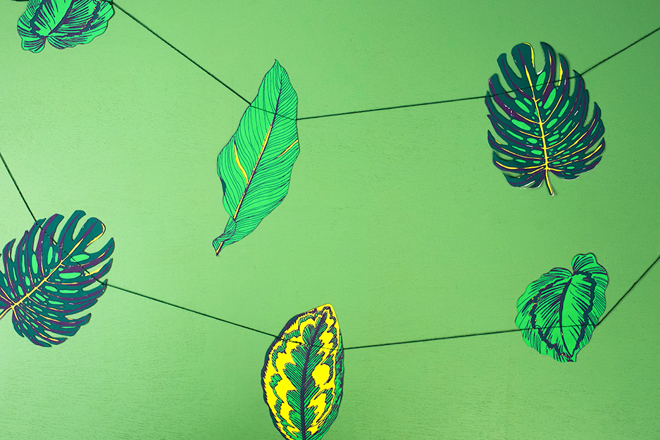 Genähte Girlande mit Blättern